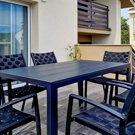 Stunning In With Kitchen *
