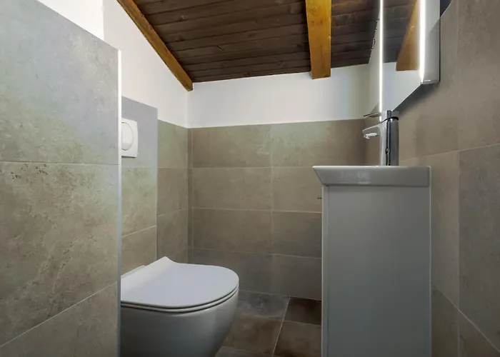 Three-bedroom In 比比涅