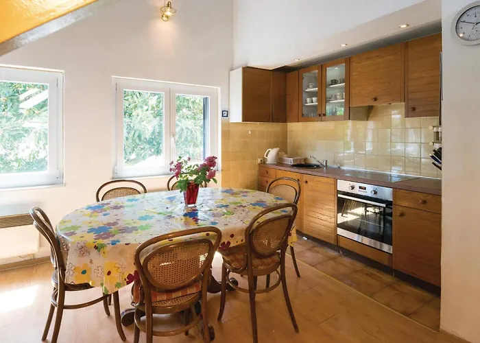 公寓 Three-bedroom In 比比涅